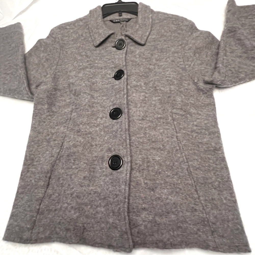 Jane Ashley, gray sweater, size medium.